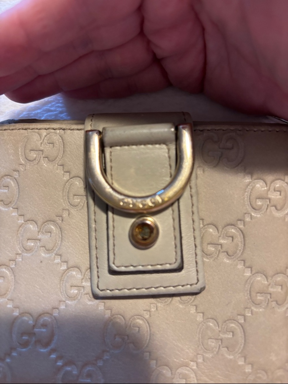 Gucci Cream Embossed GG Leather Compact Wallet with Gold-Tone Detail - Picture 11 of 11